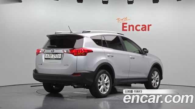 Toyota RAV4 2.5 2WD 4th 2015 — фото 2