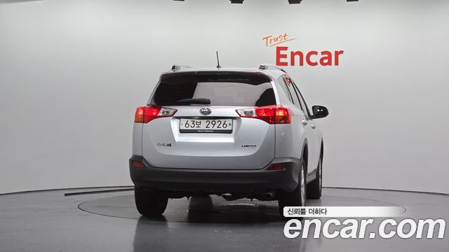 Toyota RAV4 2.5 2WD 4th 2015 — фото 4