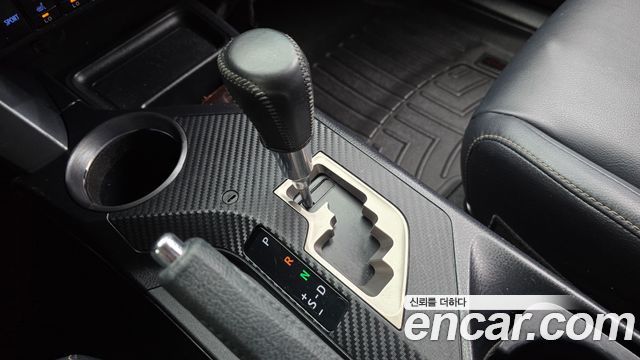 Toyota RAV4 2.5 2WD 4th 2015 — фото 9