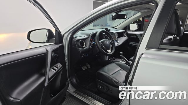 Toyota RAV4 2.5 2WD 4th 2015 — фото 10
