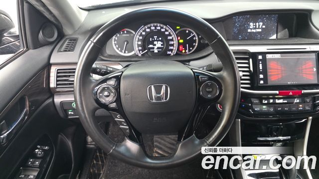 Honda Accord 2.4 9th 2017 — фото 13