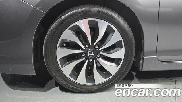 Honda Accord 2.0 Hybrid 9th 2017 — фото 5
