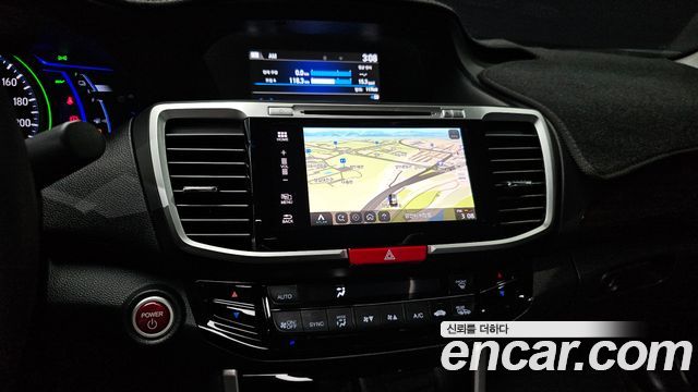 Honda Accord 2.0 Hybrid 9th 2017 — фото 16