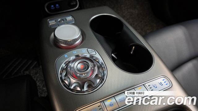 Genesis GV60 Standard 2022 — фото 9