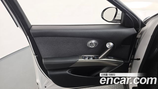 Genesis GV60 Standard 2022 — фото 24
