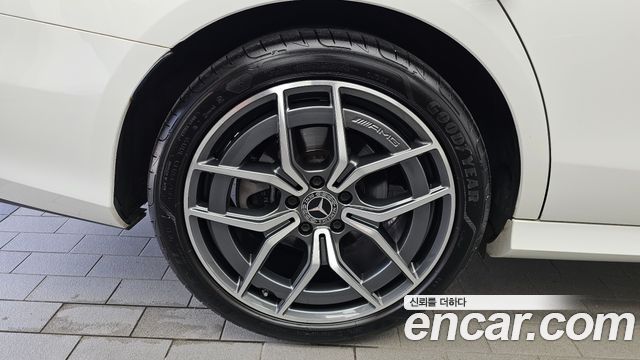Mercedes-Benz E-Class (W213) E220d 4MATIC AMG Line 2023 — фото 5