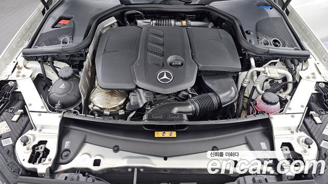 Mercedes-Benz E-Class (W213) E220d 4MATIC AMG Line 2023 — фото 6