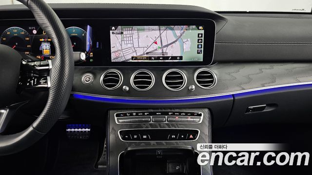 Mercedes-Benz E-Class (W213) E220d 4MATIC AMG Line 2023 — фото 14