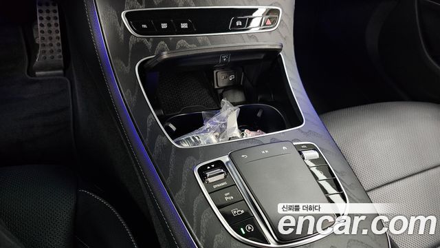 Mercedes-Benz E-Class (W213) E220d 4MATIC AMG Line 2023 — фото 27