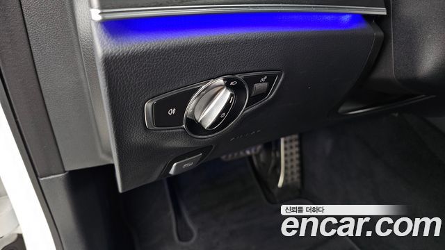 Mercedes-Benz E-Class (W213) E220d 4MATIC AMG Line 2023 — фото 29