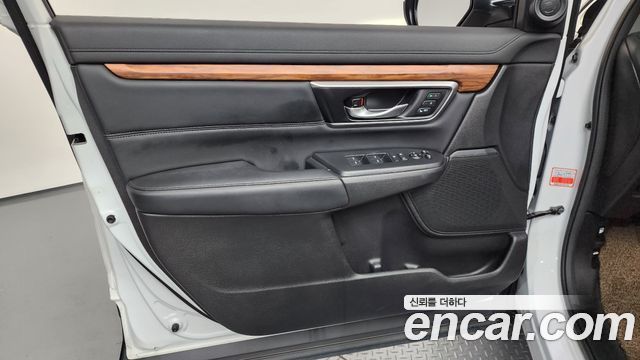 Honda CR-V (V) 2.0 Hybrid Touring 4WD 2022 — фото 24