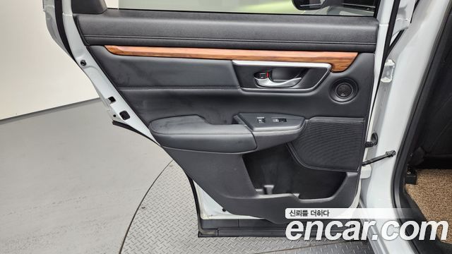 Honda CR-V (V) 2.0 Hybrid Touring 4WD 2022 — фото 25