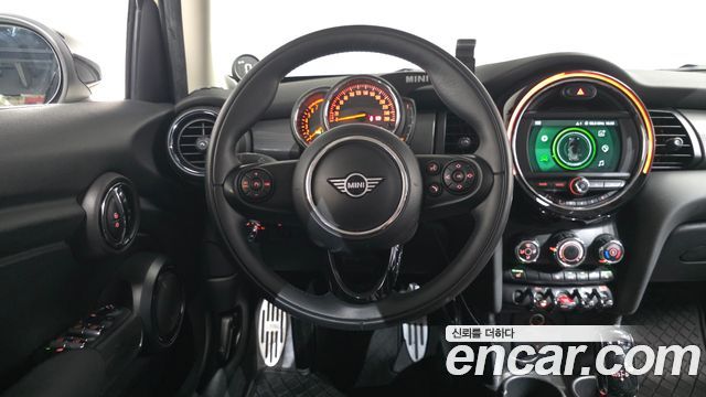 MINI Cooper 5Door Standard 3rd 2021 — фото 13