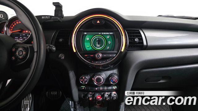 MINI Cooper 5Door Standard 3rd 2021 — фото 14