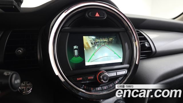 MINI Cooper 5Door Standard 3rd 2021 — фото 15