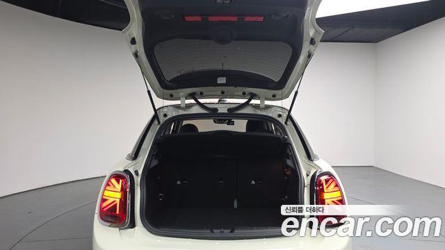 MINI Cooper 5Door Standard 3rd 2021 — фото 20