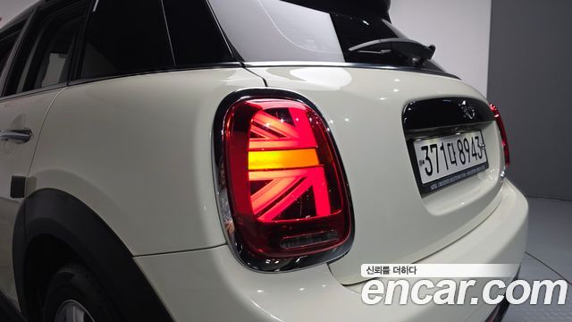 MINI Cooper 5Door Standard 3rd 2021 — фото 23