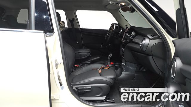 MINI Cooper 5Door Standard 3rd 2021 — фото 26