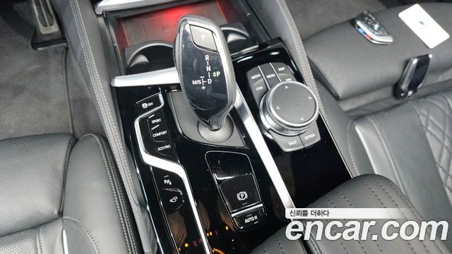 BMW 5 Series (G30) 530i xDrive M Sport Package 2023 — фото 9