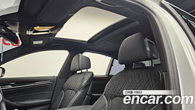 BMW 5 Series (G30) 530i xDrive M Sport Package 2023 — фото 15