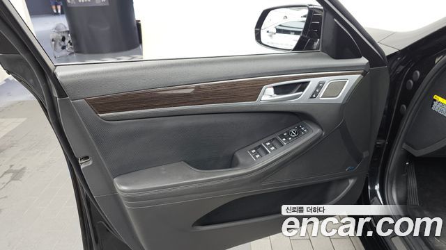 Genesis G80 3.3 GDI AWD Premium Luxury 2018 — фото 24