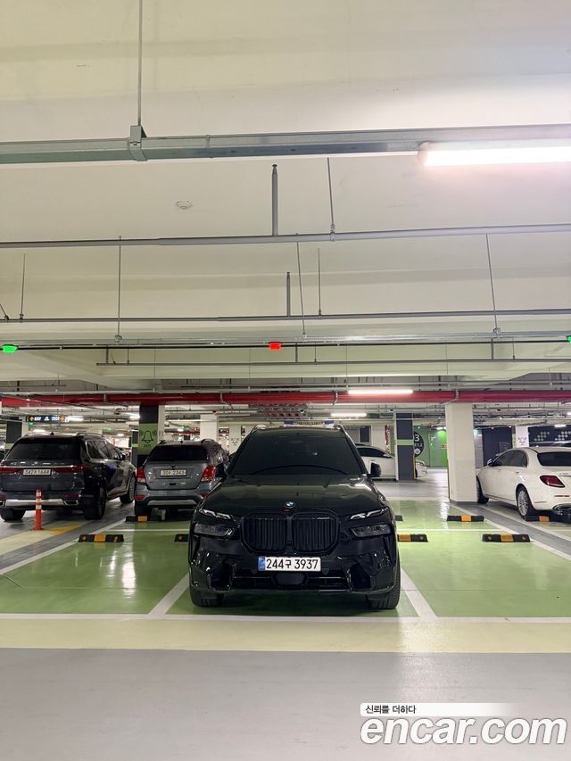 BMW X7 (G07) xDrive 40i M Sport 7STR 2025 — фото 7