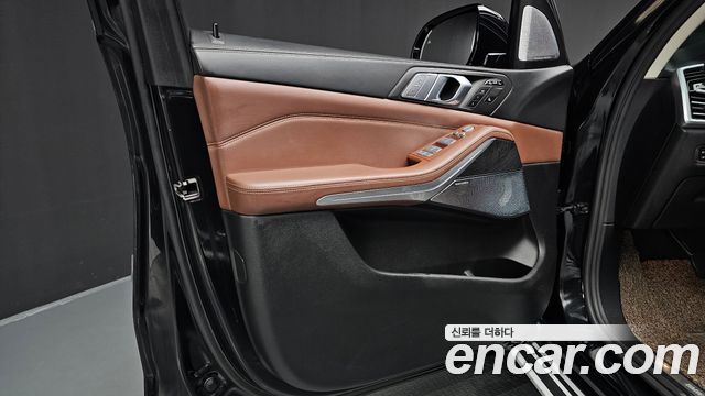 BMW X7 (G07) xDrive 40i Design Pure Excellence 7-Seater 2021 — фото 24