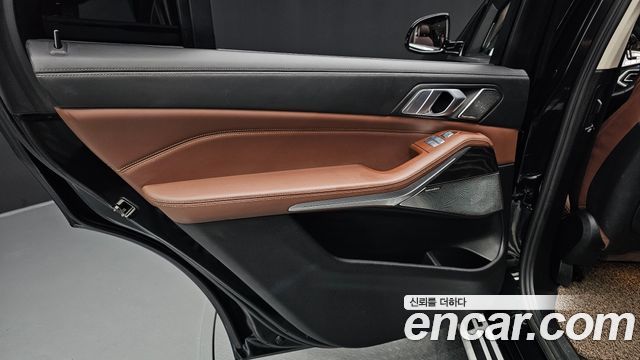 BMW X7 (G07) xDrive 40i Design Pure Excellence 7-Seater 2021 — фото 25
