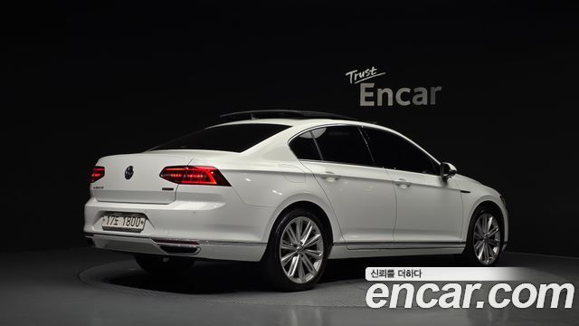 Volkswagen Passat GT (B8) 2.0 TDI 4Motion Prestige 2018 — фото 2