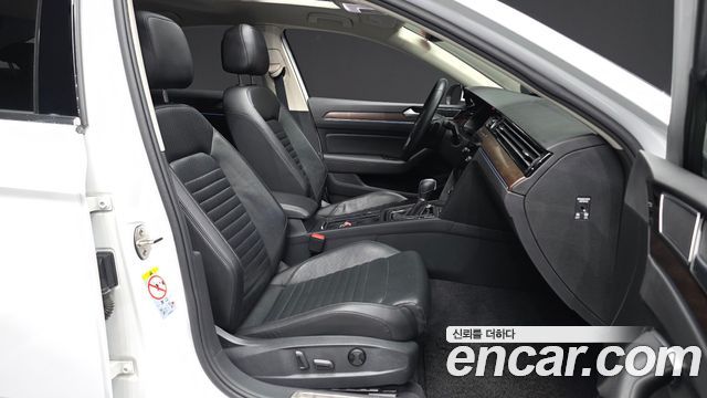 Volkswagen Passat GT (B8) 2.0 TDI 4Motion Prestige 2018 — фото 11