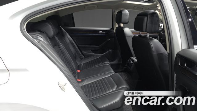 Volkswagen Passat GT (B8) 2.0 TDI 4Motion Prestige 2018 — фото 12