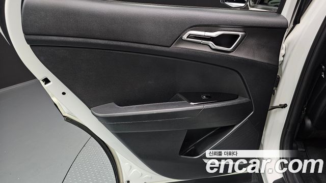 Kia Sportage (V) Gasoline 1.6 Turbo 2WD Prestige 2022 — фото 25