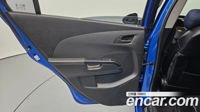 Chevrolet Aveo Sedan 1.4 Turbo L 2018 — фото 25