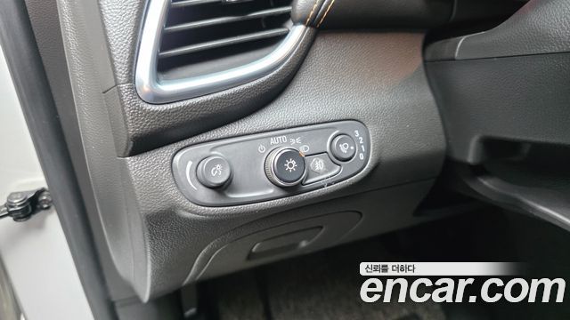 Chevrolet Trax 1.6 Diesel Premier 2018 — фото 16