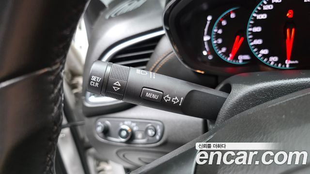 Chevrolet Trax 1.6 Diesel Premier 2018 — фото 28