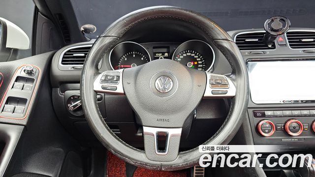 Volkswagen Golf (VI) 2.0 TDI Cabriolet 2013 — фото 13