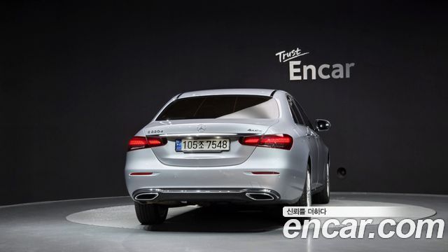 Mercedes-Benz E-Class (W213) E220d 4MATIC Exclusive 2021 — фото 4