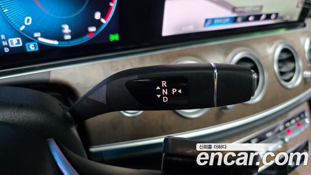 Mercedes-Benz E-Class (W213) E220d 4MATIC Exclusive 2021 — фото 9