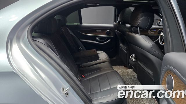 Mercedes-Benz E-Class (W213) E220d 4MATIC Exclusive 2021 — фото 16