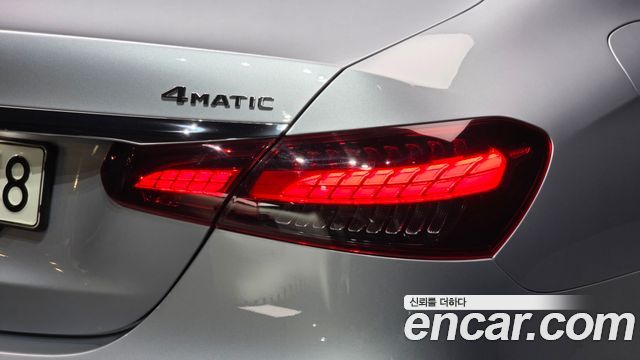 Mercedes-Benz E-Class (W213) E220d 4MATIC Exclusive 2021 — фото 29