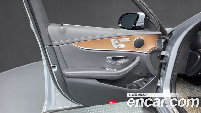 Mercedes-Benz E-Class (W213) E220d 4MATIC Exclusive 2021 — фото 30