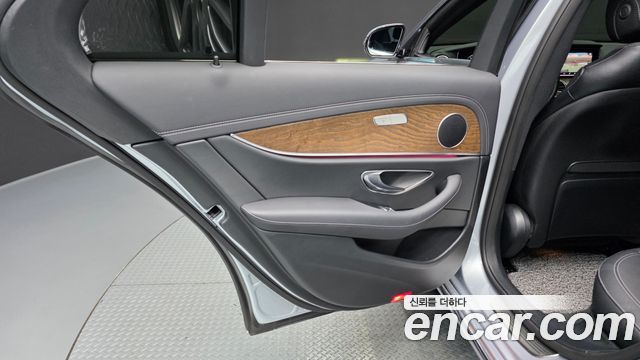 Mercedes-Benz E-Class (W213) E220d 4MATIC Exclusive 2021 — фото 31