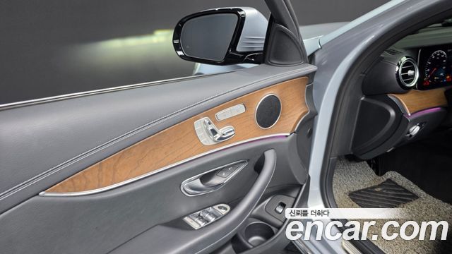Mercedes-Benz E-Class (W213) E220d 4MATIC Exclusive 2021 — фото 40