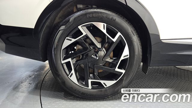 Kia Sportage (V) Gasoline 1.6 Turbo 2WD Signature 2023 — фото 5