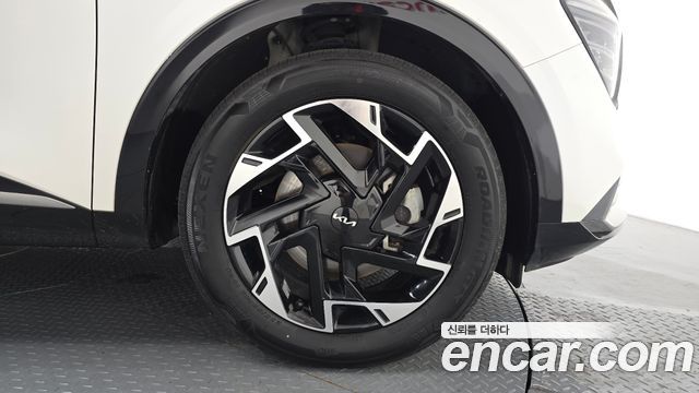 Kia Sportage (V) Gasoline 1.6 Turbo 2WD Signature 2023 — фото 21