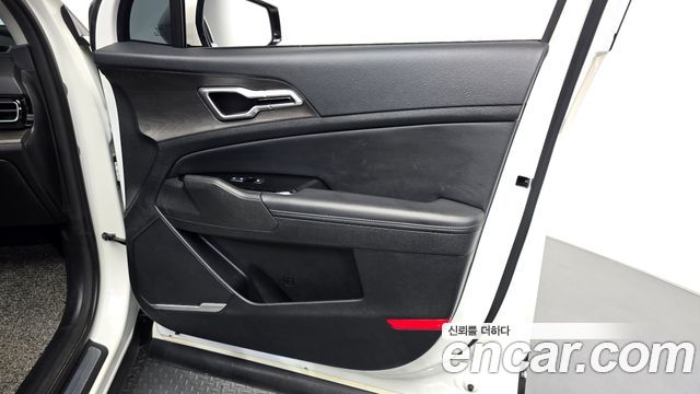 Kia Sportage (V) Gasoline 1.6 Turbo 2WD Signature 2023 — фото 24