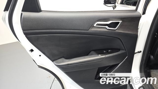 Kia Sportage (V) Gasoline 1.6 Turbo 2WD Signature 2023 — фото 25