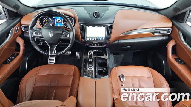 Maserati Levante 3.0 Diesel AWD Sport 2017 — фото 7