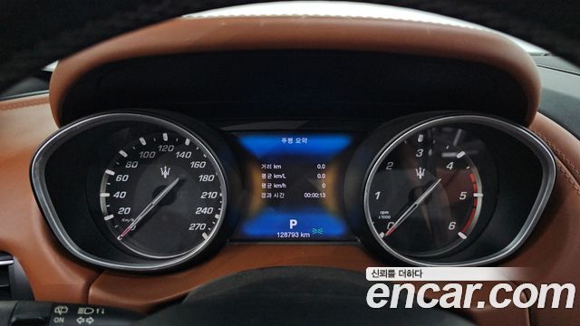 Maserati Levante 3.0 Diesel AWD Sport 2017 — фото 8