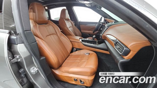 Maserati Levante 3.0 Diesel AWD Sport 2017 — фото 11